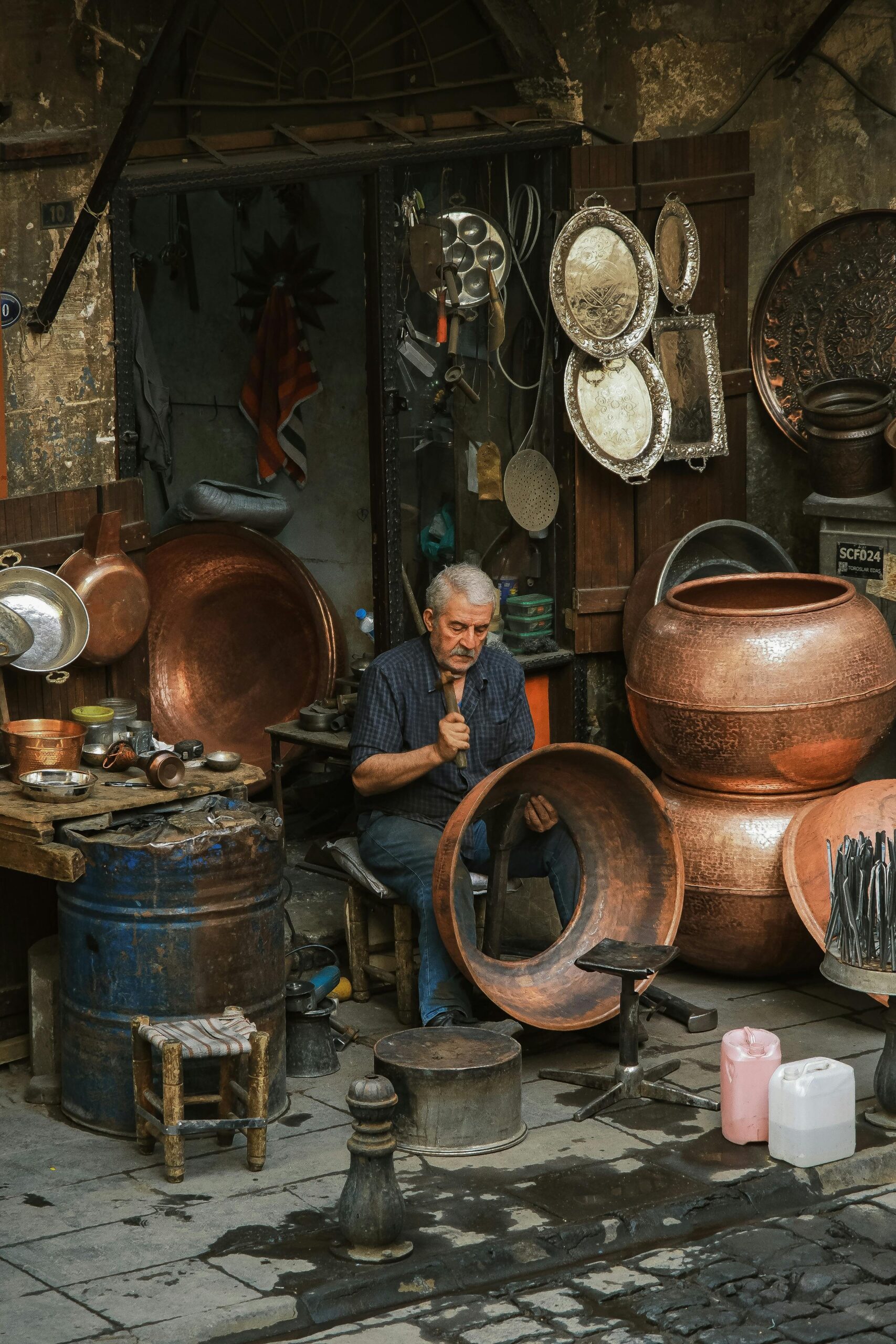 Yumna International artisan at work in Moradabad